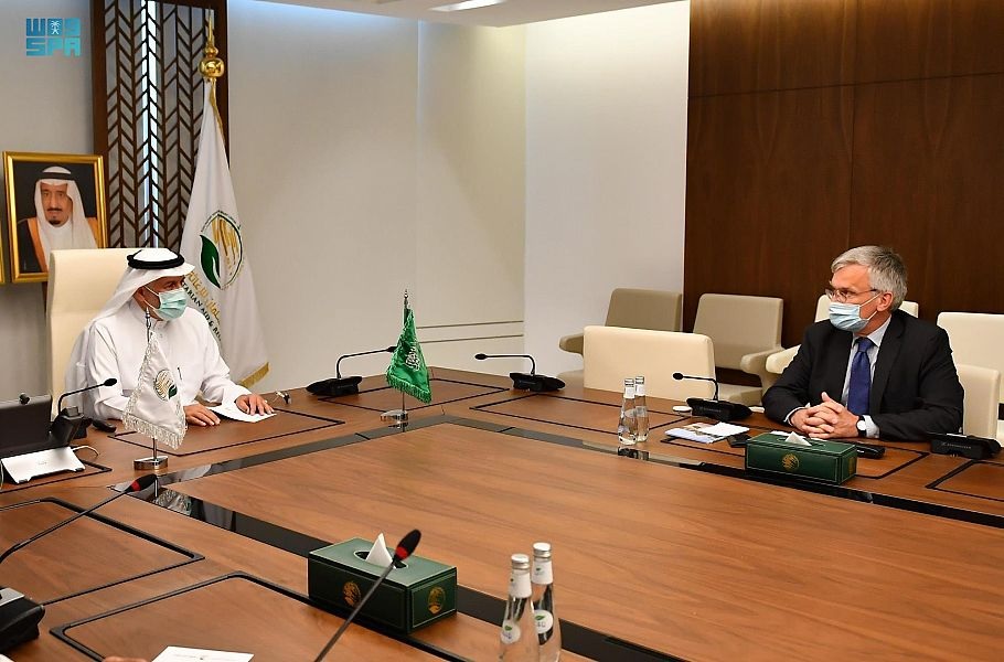 مسؤول سعودي يبحث مع مبعوث السويد جهود الاغاثة في اليمن