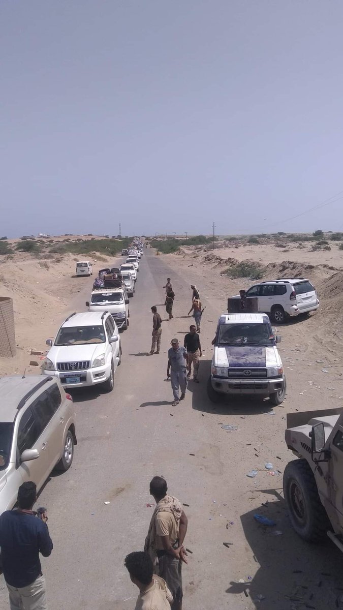 مسلحو الانتقالي يفتحون الطريق الدولي الرابط بين أبين وعدن 4 ساعات يوميا لمدة 3 أيام