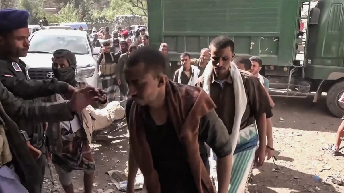 الحكومة اليمنية: نحمل الحوثيين مسؤولية عرقلة "تبادل الأسرى"