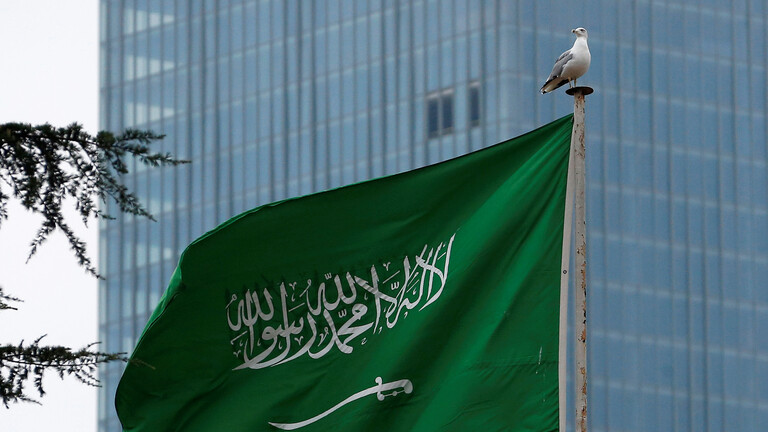 السعودية تعتمد لقاحين جديدين مضادين لفيروس كورونا.. (تعرف) على المزايا والأعراض!