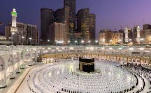 خبر سار لجميع المواطنيين والمقيمين ...السماح لغير المحصنيين بإداء العمرة والصلاة في الحرمين