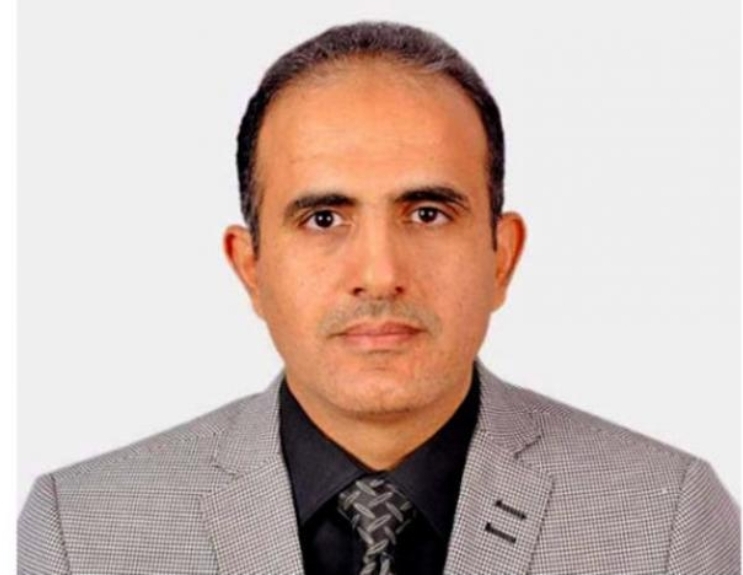 وزير الصحة اليمني ... يحذر من استمرار التجمعات بالأسواق ويطالب المواطنين بالالتزام بالإجراءات الوقائية