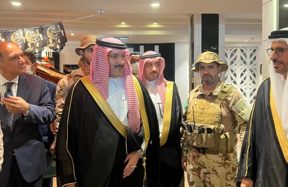 أول تعليق إماراتي على أداء مجلس القيادة الرئاسي في اليمن اليمين الدستورية
