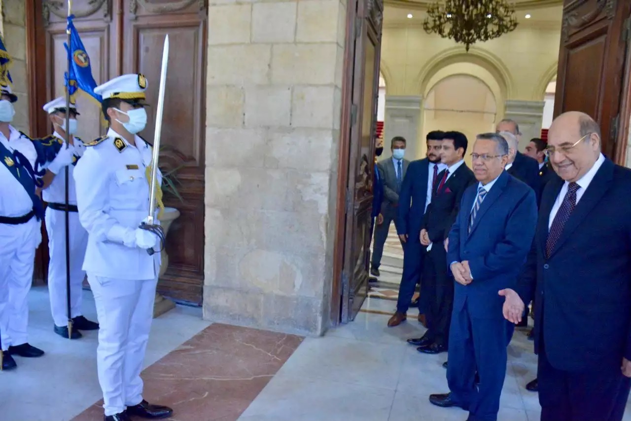 رئيس مجلس الشورى: الانقلاب الحوثي محاولة للاجهاز على ثورتي سبتمبر واكتوبر والعودة لحكم إمامي بغيض