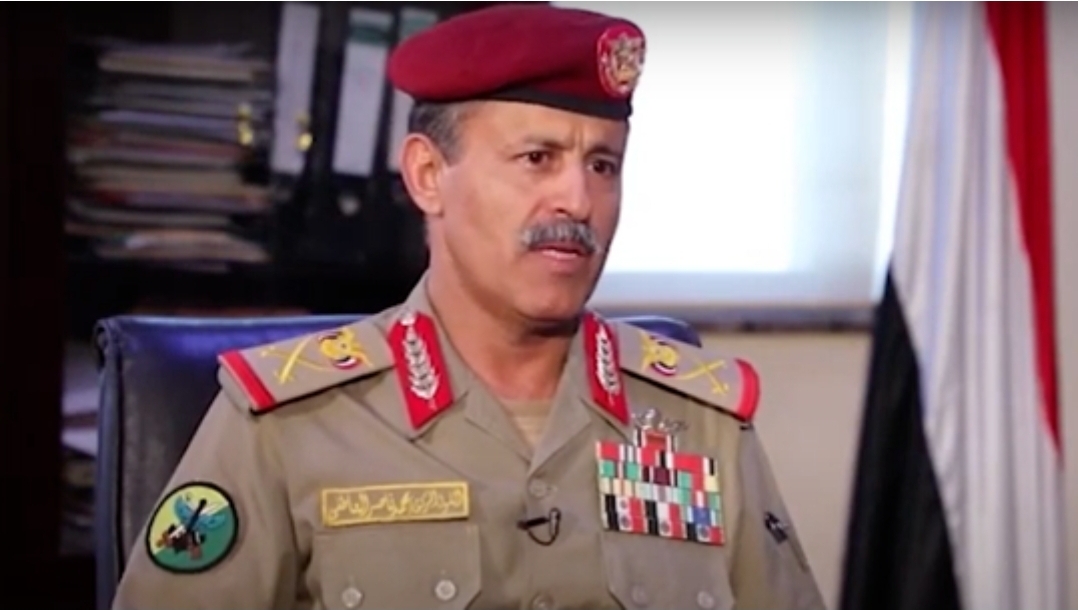وزير دفاع الحوثيين: ماضون في تطوير الصواريخ الباليستية والطائرات المسيرة