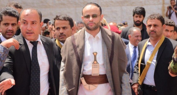 الحوثيون يوقفون صرف نصف الراتب بحجة "كورونا"