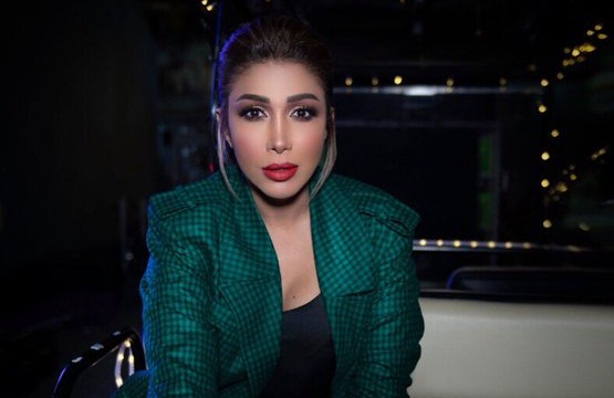 الفنانة أروى تشن هجوماً عنيفاً على المسؤولين اليمنيين: جنسيتنا صارت بسببكم مَسبَّة (فيديو)