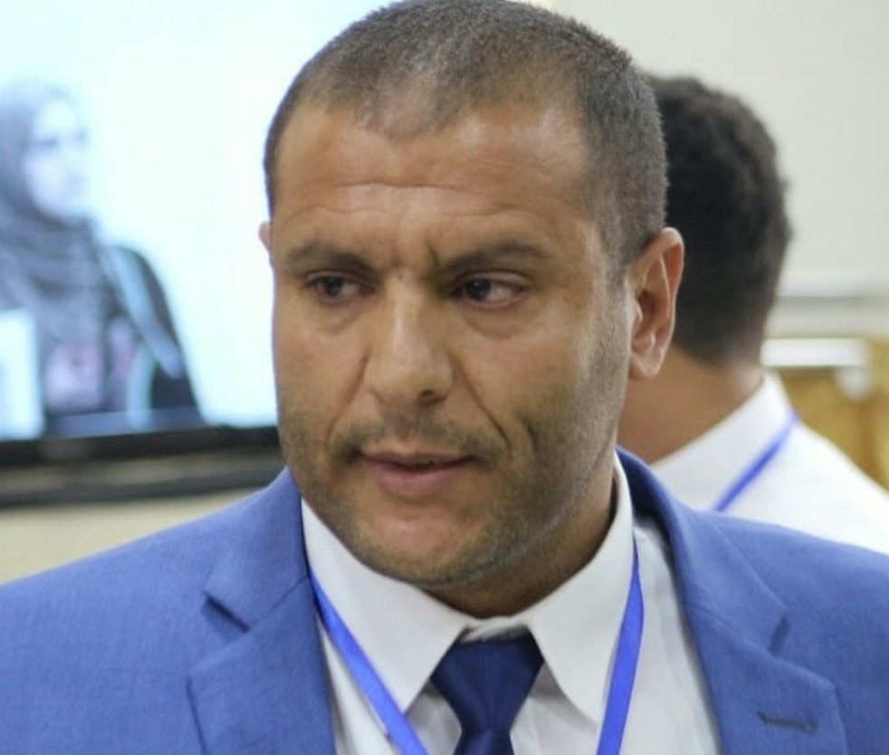 خبير مصرفي يكشف اسباب انهيار الريال امام العملات الاجنبية