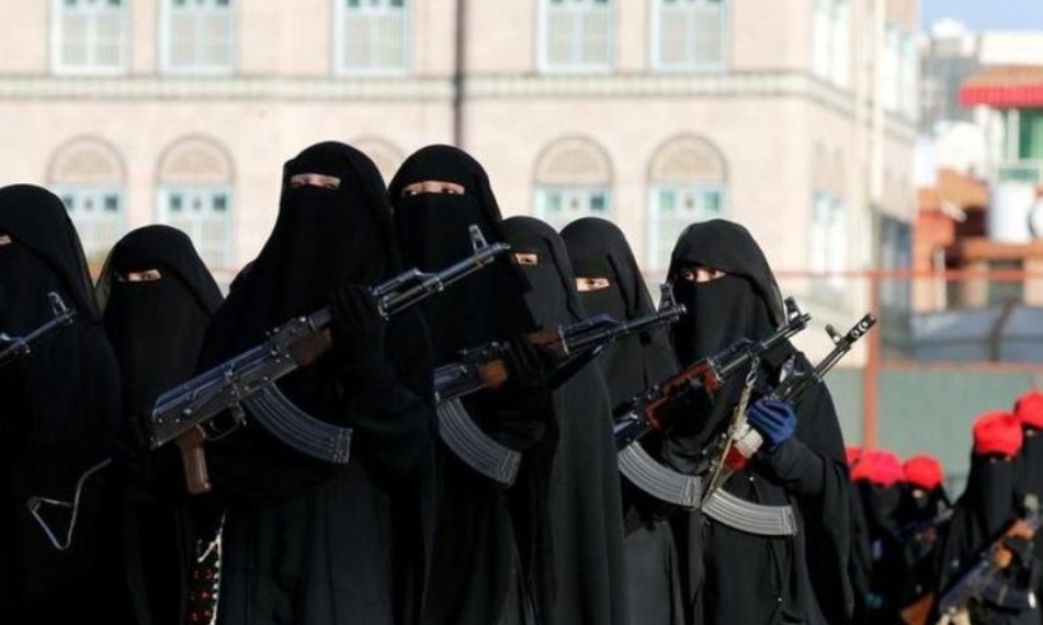 على وقع هجومها المحموم على مأرب.. مليشيا الحوثي تلجأ الى الدفع بأمنها النسائي “الزينبيات” لارتكاب مزيد من الانتهاكات بحق الأطفال والنساء