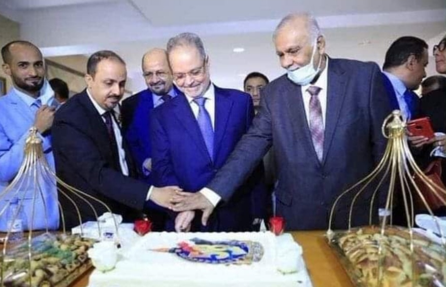 احتفال بين أوساط المسؤلين في الرياض يثير جدلا واسعا في الشارع اليمني. 