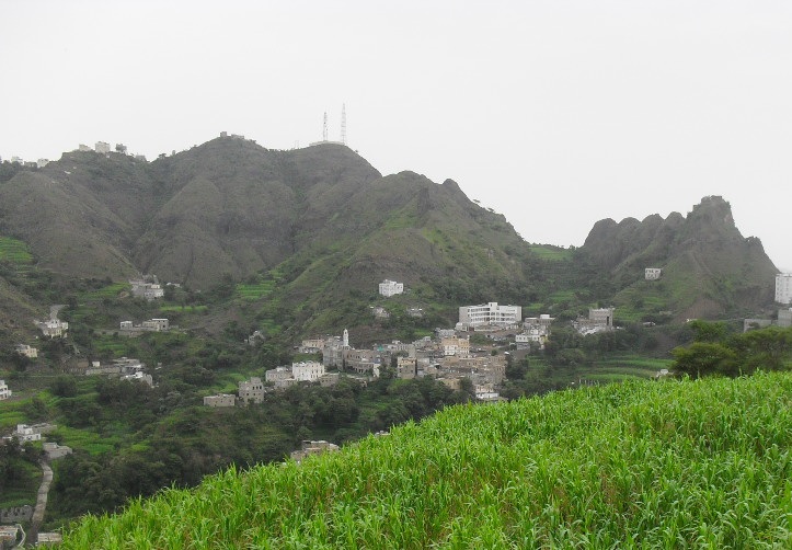 قاصر فرّت من بيت زوجها الذي يكبرها سناً وسط اليمن فلحقها واختطفها وأنقذت في اللحظات الأخيرة (تفاصيل)