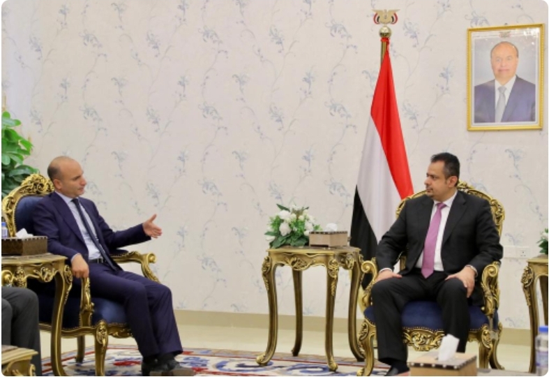 رئيس الوزراء يناقش مجالات الدعم الاقتصادي مع السفير الفرنسي لدى اليمن
