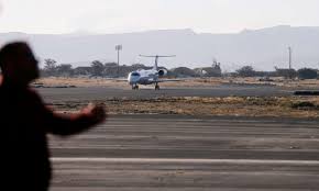 الحوثيون منعوا 3 موظفين أممين من دخول صنعاء وغادروها بعد وصولهم بساعات (عسكري)