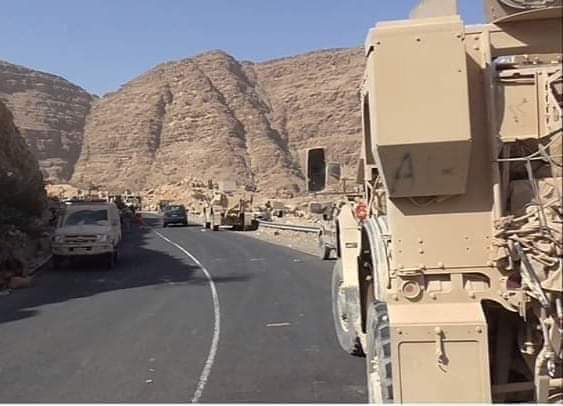 المعارك على أشدها في نهم والطيران الحربي يتدخل ومصرع 4 قيادات حوثية (تفاصيل)