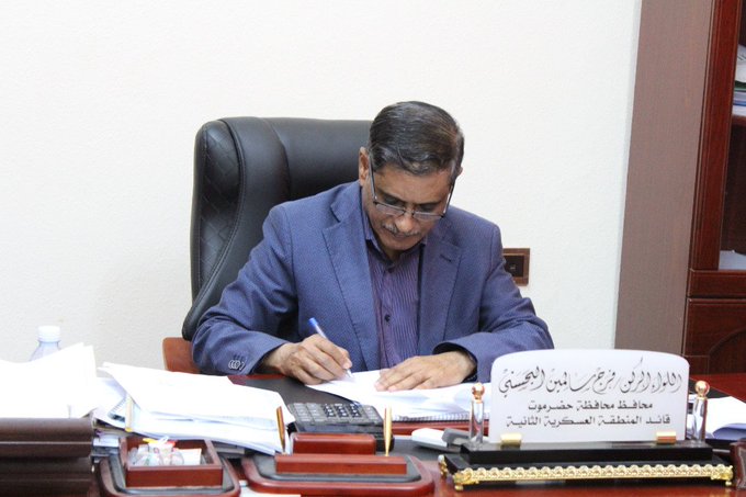 محافظ حضرموت يوجه بتسيير قافلة اغاثية عاجلة لمتضرري السيول في عدن