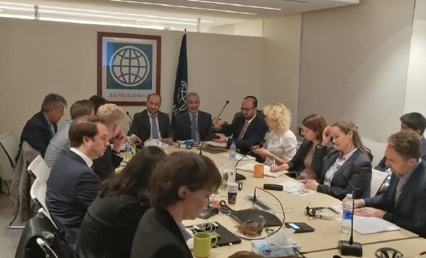 في لقاء مع البنك الدولي ..وزير التخطيط : أولوياتنا التعافي الاقتصادي وإعادة الاعمار