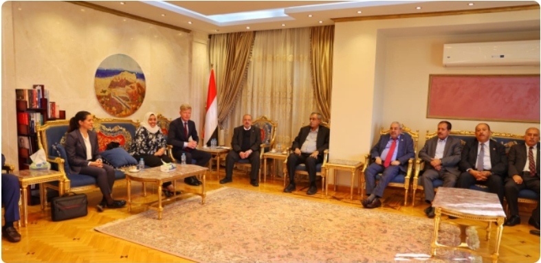رئيس البرلمان اليمني ونائبه يلتقي المبعوث الأممي إلى اليمن