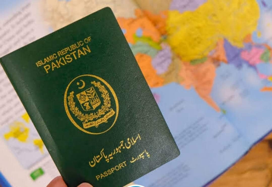 لتسهيل عمل رجال الأعمال.. الحكومة اليمنية تبدأ إصدار تأشيرات عبر الإنترنت لهذه الدولة..!