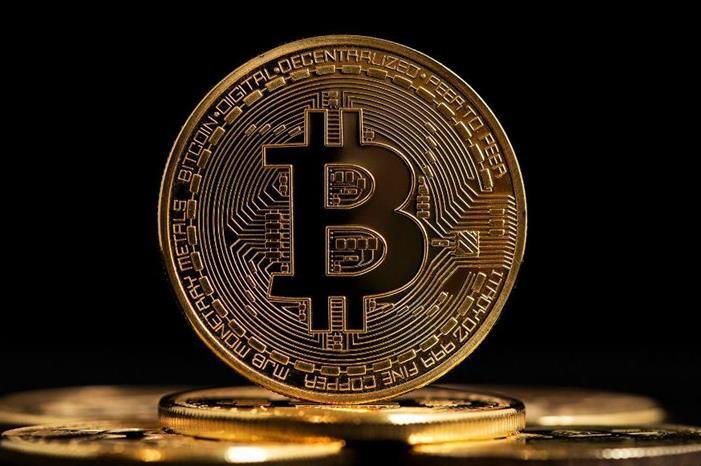 تراجع كبير في سعره.. فقاعة "بيتكوين" تنفجر بعد انتفاخها