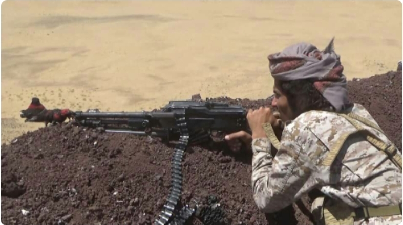 شاهد...الجيش يقضي على مجموعة متسللة من المليشيا ويخمد مصادر نيران العدو غربي مأرب