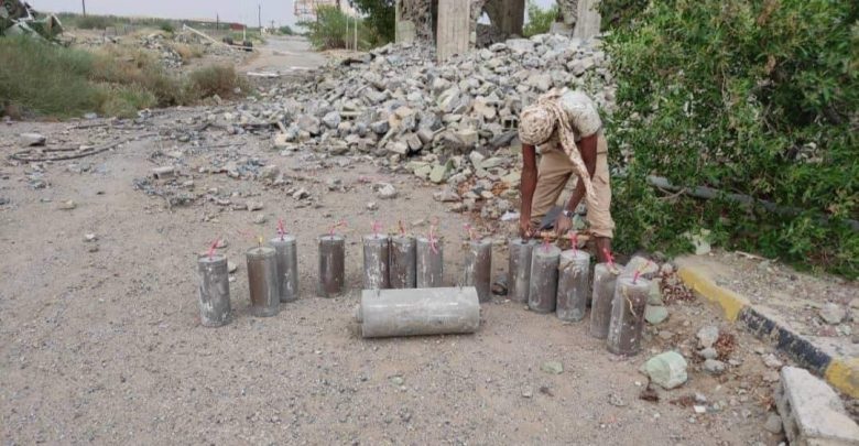 تفكيك 60 عبوة ناسفة زرعتها ميليشيا الحوثي غرب اليمن
