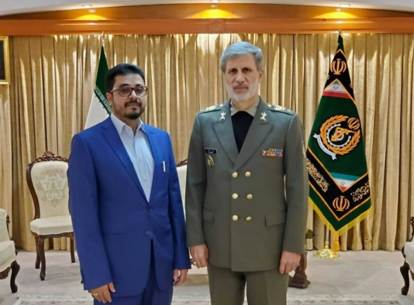 الحوثيون يكشفون تفاصيل لقاء "الديلمي" بوزير دفاع إيران.. (صوة)