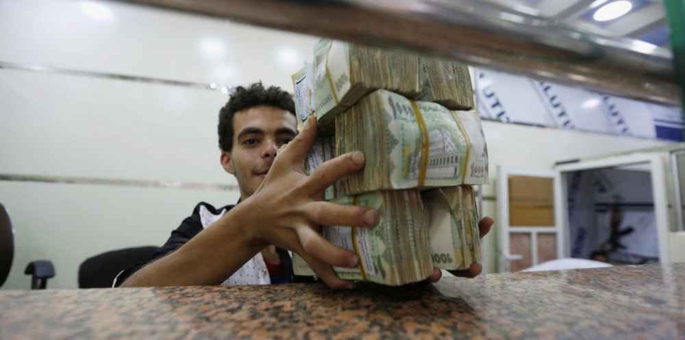 تجار صنعاء يخرجون عن صمتهم ويصدرون بيان بخصوص العملة الجديدة ويهددون الحوثي