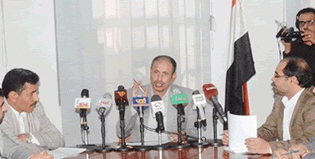 وزير إعلام الحوثيين: "كورونا" جاء بفعل فاعل وليس صدفة