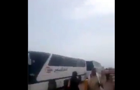 "الانتقالي" يمنع حافلات تقل جنوداً وجه التحالف بنقلهم للقتال في مارب (وثيقة + فيديو)