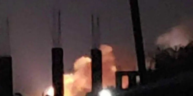 سقوط ضحايا مدنيون إثر فشل الحوثيين في إطلاق صاروخ باليستي