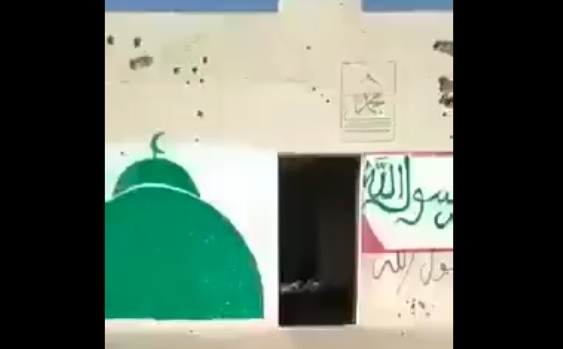 شاهد بالفيديو.. كيف حولت ميليشيا الحوثي أحد المساجد جنوب الحديدة