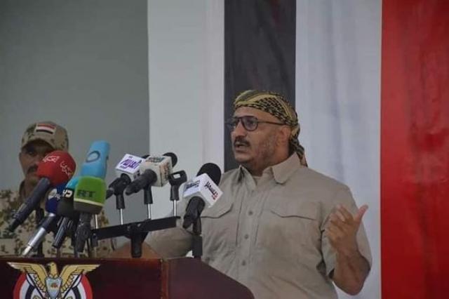 في بيان اشهار مكتبه السياسي.. العميد طارق صالح يحدد موقفه رسميا من شرعية ”هادي”