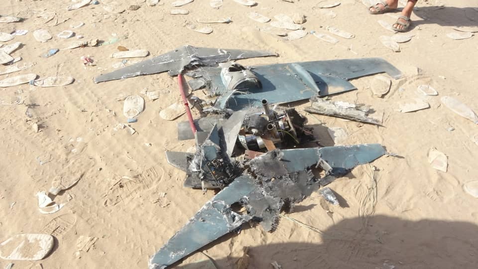 إصابة مدنيين إثر استهداف طائرة مسيرة سوق شعبي بمحافظة مأرب (فيديو)