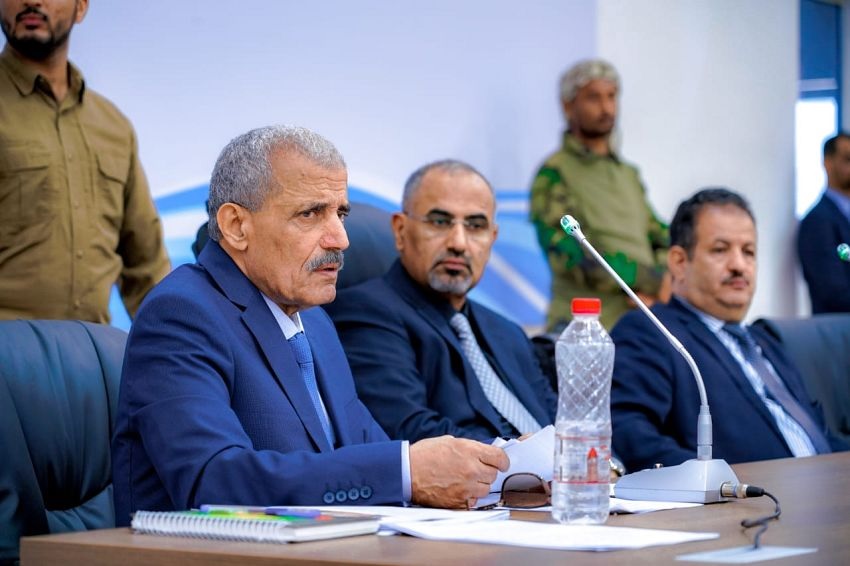 الرئاسي اليمني يدشن عمل اللجنة العسكرية والأمنية العليا