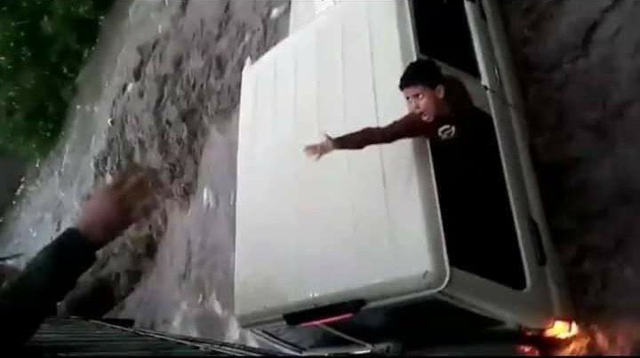 حادثة مروعة أثارت حزنا واسعاً في اليمن...وفاة 5 من أسرة واحدة غرقاً في إب (فيديو)