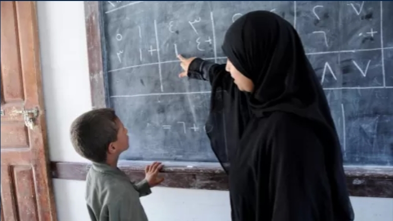 تغريدة حوثية تكشف مدى عبثية المليشيات بمناهج ونظام التعليم في مناطق سيطرتها