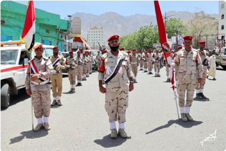 تعز ولحج تشيعان جثامين الشهيدين البطلين العقيد الزريقي والمقدم الحميري ورفاقهم الأبطال