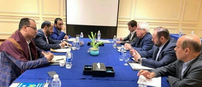 غريفيث يلتقي وفد الحوثيين المفاوض في مسقط ويضع عليهم 4 نقاط