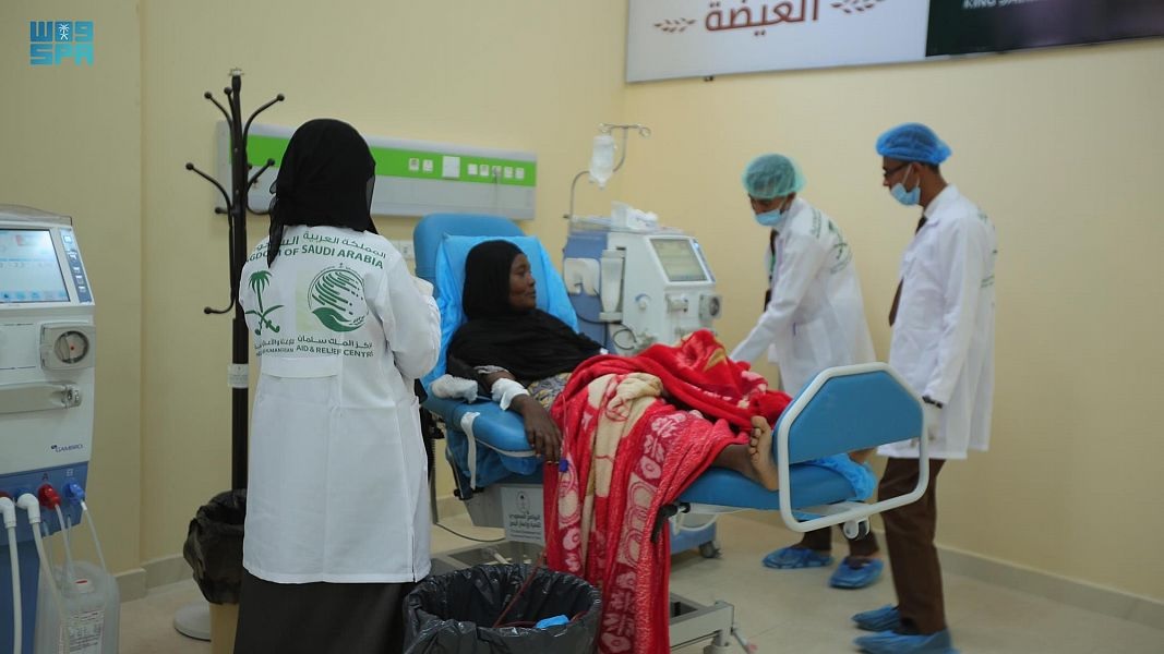 بدعم سعودي...سلال غذائية رمضانية في مأرب وخدمات طبية لمرضى الكلى في المهرة