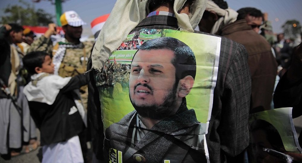 الحوثي يكلف هذا القيادي بلاحقة الناشطين بموقع "تويتر"