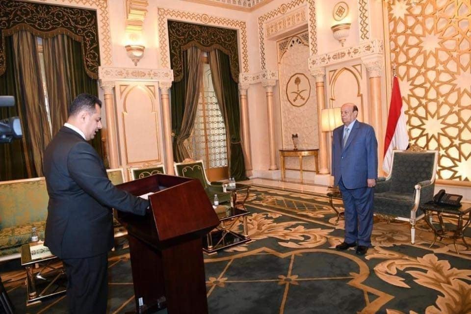 اليوم...الحكومة اليمنية الجديدة تؤدي اليمين الدستورية امام الرئيس هادي في الرياض