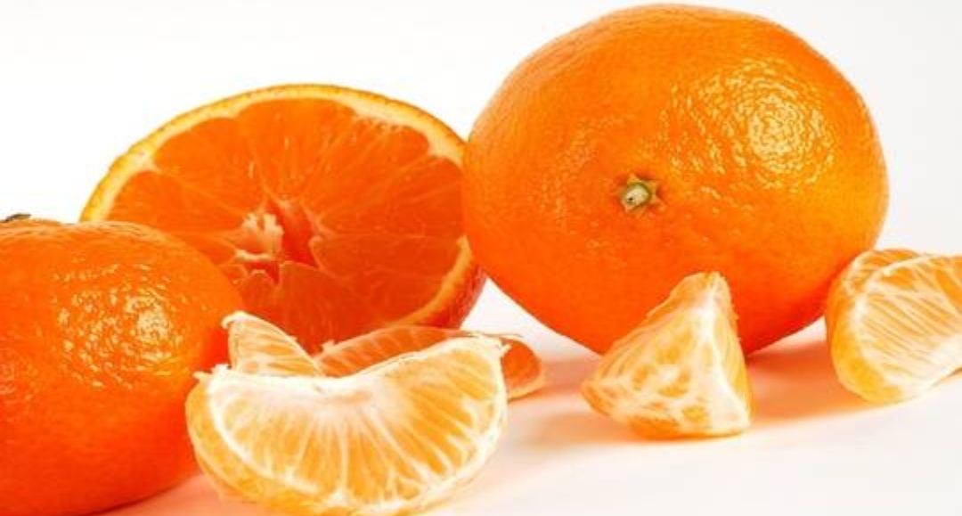 خبراء يوضحون فوائد وأضرار اليوسفي