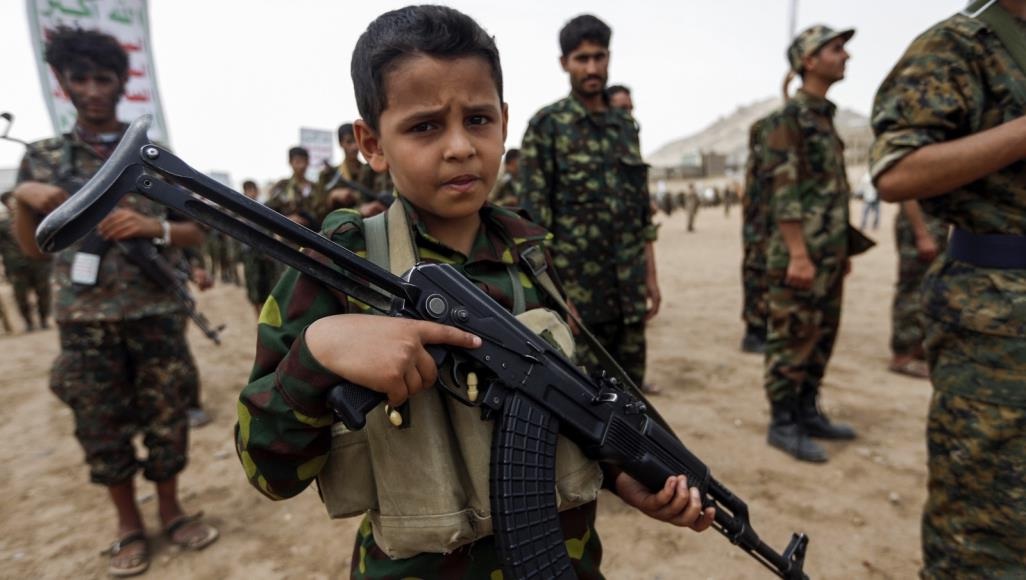 الحوثيون يسلمون منظمة "يونيسف" 64 طفلاً جندتهم القوات الحكومية
