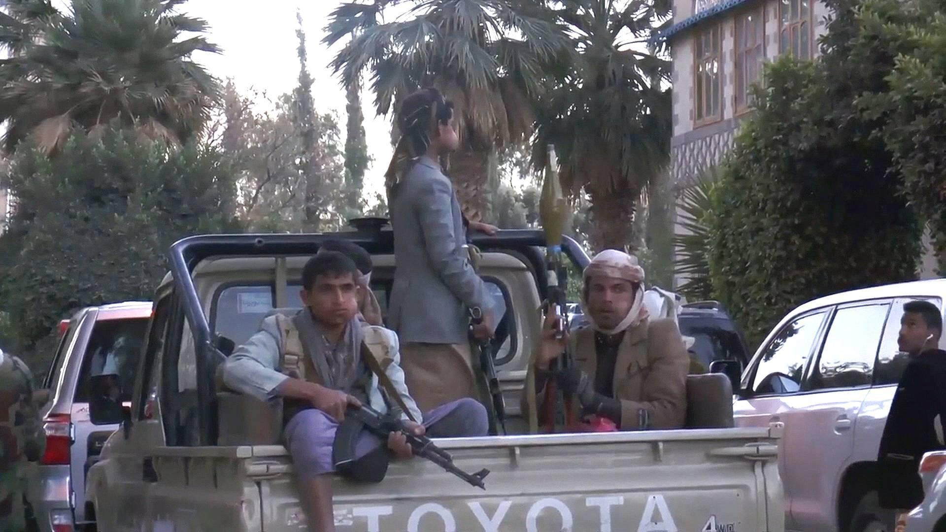 اشتباكات مسلحة في مدينة جبلة بمحافظة إب ووفاة مواطن