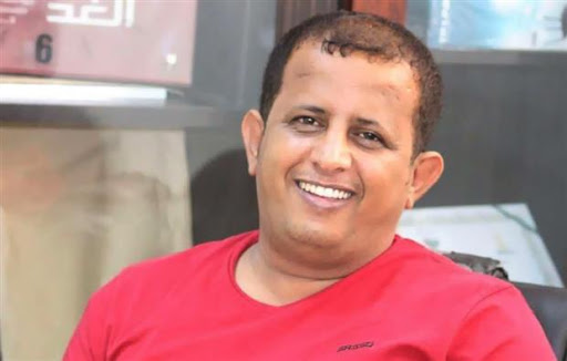 عقب تقرير أممي بغسيل الأموال.. الصحفي بن لزرق يطالب الحكومة بفتح تحقيق مع مسؤولي البنك المركزي