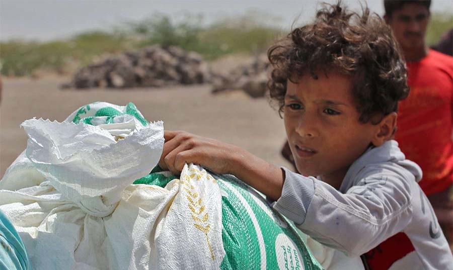 مسؤول أممي في ختام زيارته: اليمن يتجه نحو الجوع