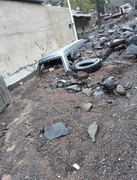 بالصورة...لم يحتمل سكان "كريتر" الرائحة...فقرروا الحفر وعندها كانت المفاجأة 