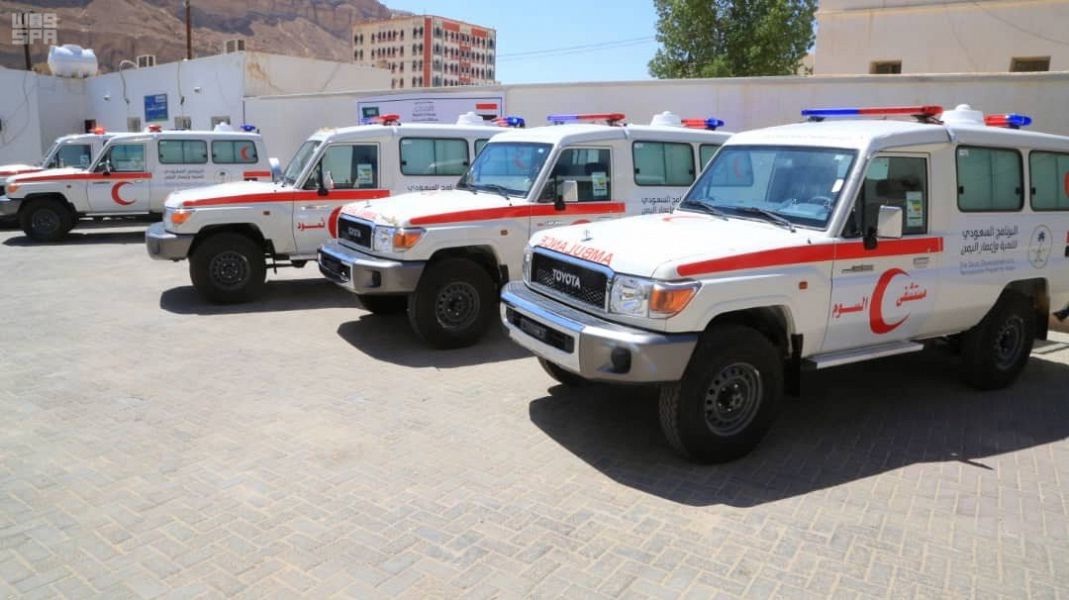 "إعمار اليمن" يدشن مشروعاً طبياً ويضع حجر أساس مشروع تعليمي في حضرموت 