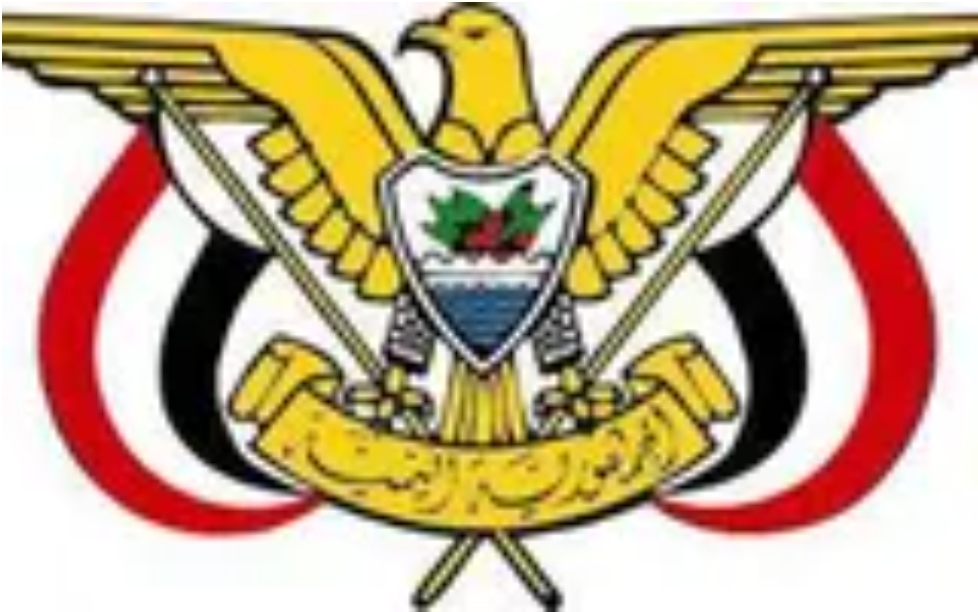 الرئيس هادي يصدر قرارا جمهوريا بإقالة قائد عسكري بارز " وثيقة" 