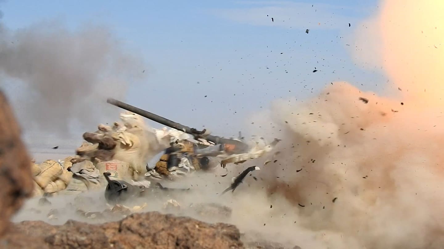 مصرع 21 حوثيا بقصف للقوات الحكومية غرب مأرب